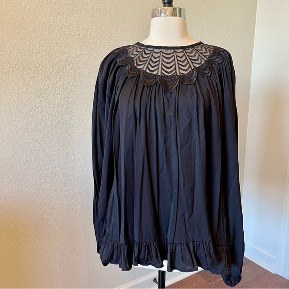 Long sleeved VICI black blouse.  Flowy.  Lace detailing.  Size XL. - Picture 1 of 6